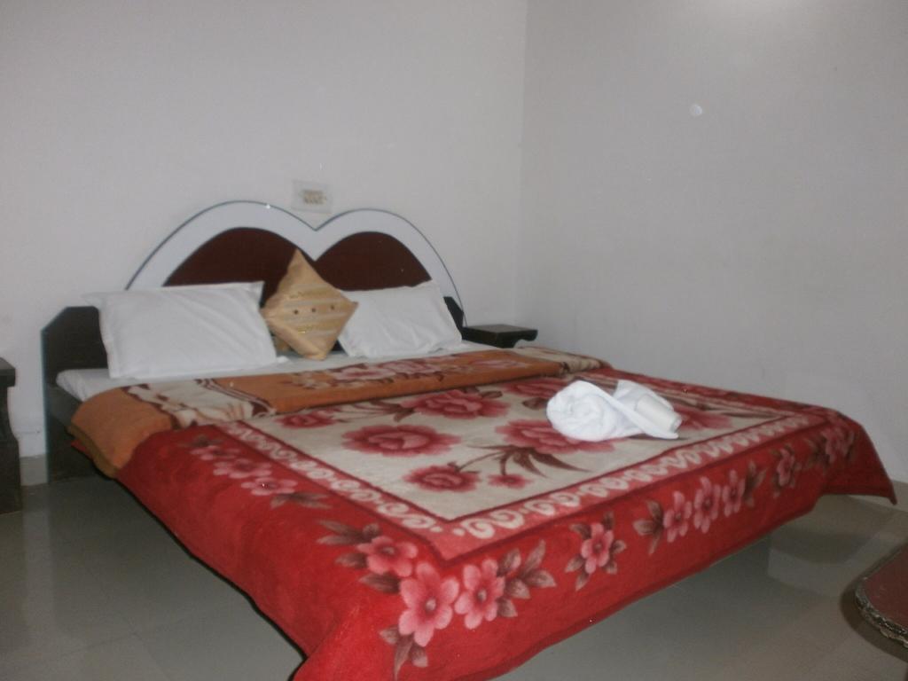 Hotel Safari Agra  Pokoj fotografie